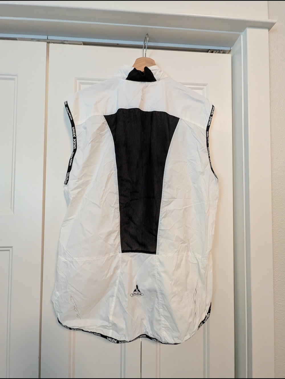 White Lightweight Wind Vest with Black Trim - Picture 3 of 5